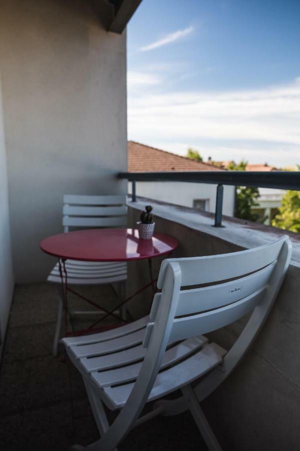James Cook - Fairytale Factory Apartment Bussy-Saint-Georges Exterior photo